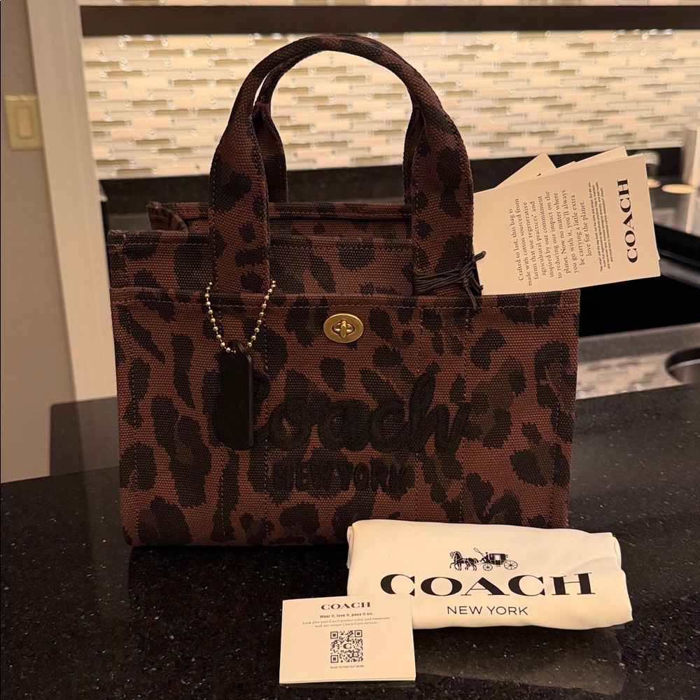 COACH Cargo Tote 26 - Picture 9 of 11
